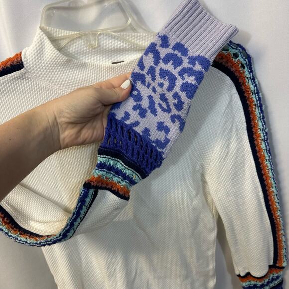 Free People Switch It Up Cuff Thermal White Mock Neck Animal Print Crochet S - Picture 4 of 7